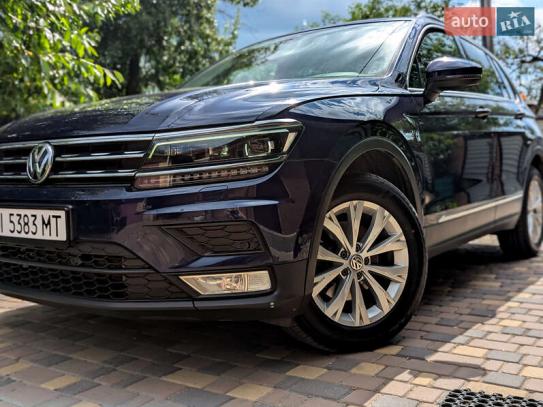 Volkswagen Tiguan                          2017г. в рассрочку