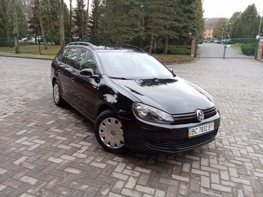 Volkswagen Golf                            2010г. в рассрочку