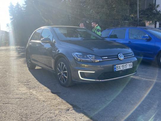 Volkswagen E-golf 2017г. в рассрочку