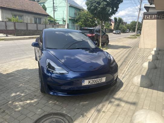 Tesla Model 3                         2019г. в рассрочку