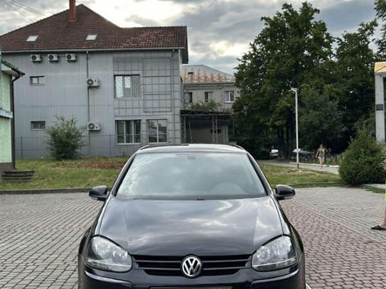 Volkswagen Golf 2007р. у розстрочку