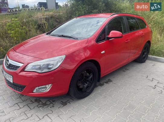 Opel Astra                           2011г. в рассрочку