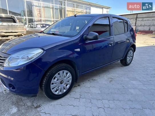 Dacia Sandero
                         2009г. в рассрочку