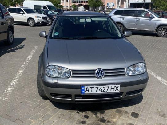 Volkswagen Golf                            2001г. в рассрочку
