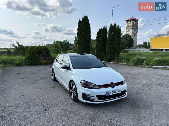 Volkswagen Golf gti
                        2015г. в рассрочку