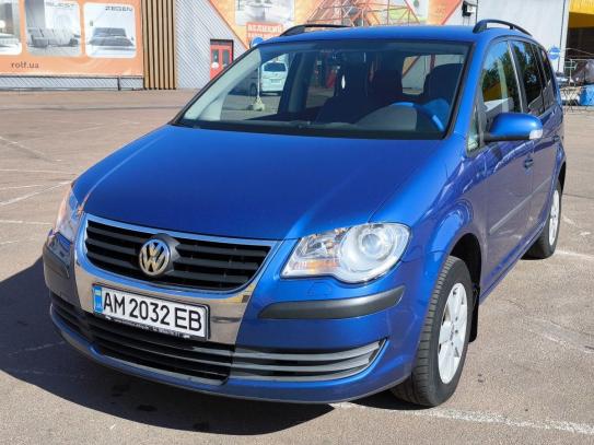 Volkswagen Touran
                          2007г. в рассрочку