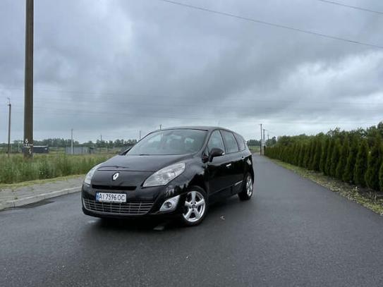 Renault Grand scenic                    2010г. в рассрочку