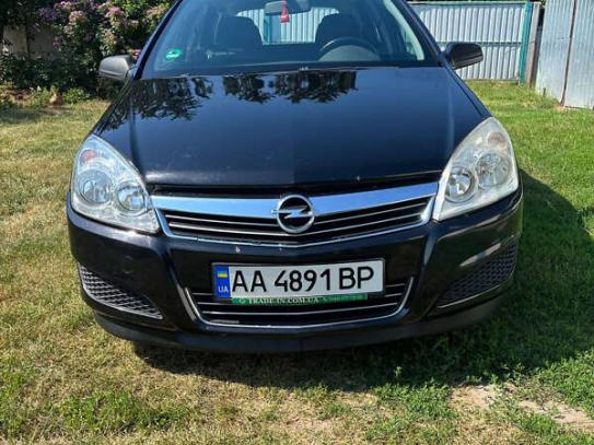 Opel Astra                           2007г. в рассрочку