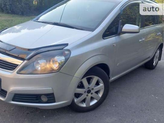 Opel Zafira 2006р. у розстрочку