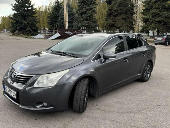 Toyota Avensis                         2011г. в рассрочку