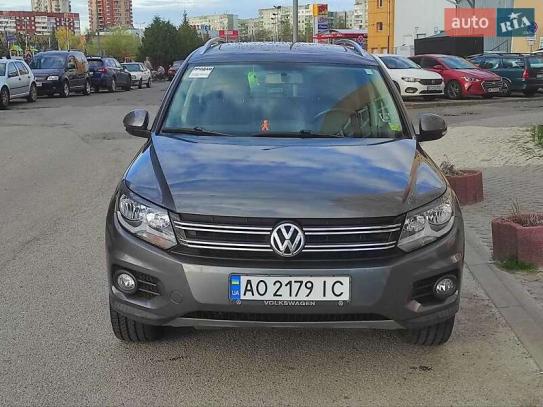 Volkswagen Tiguan
                          2012г. в рассрочку