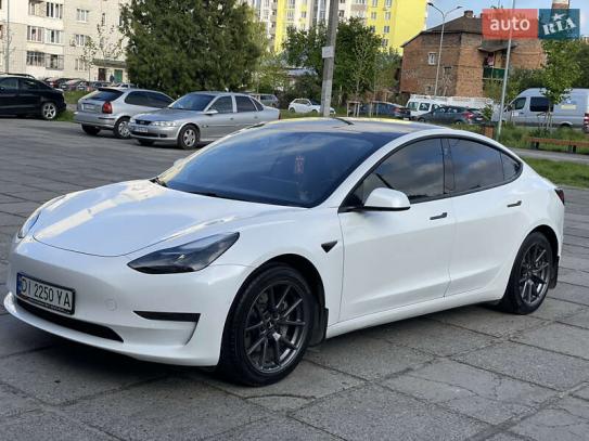 Tesla Model 3
                         2022г. в рассрочку