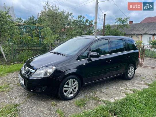Opel Zafira                          2010г. в рассрочку