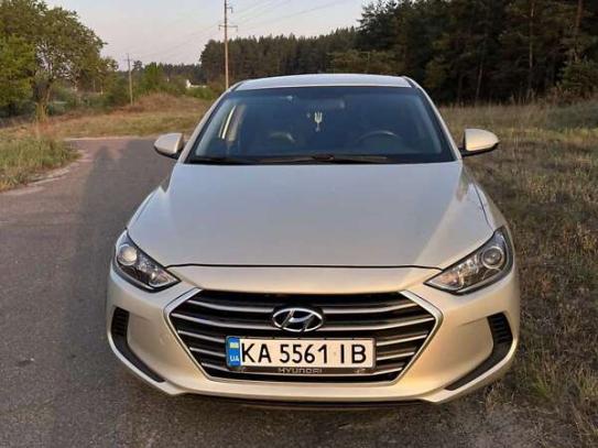 Hyundai Elantra                         2016г. в рассрочку
