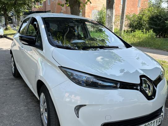 Renault Zoe                             2015г. в рассрочку