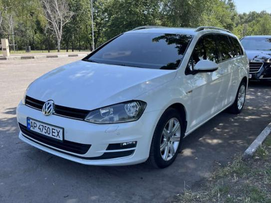 Volkswagen Golf
                            2015г. в рассрочку