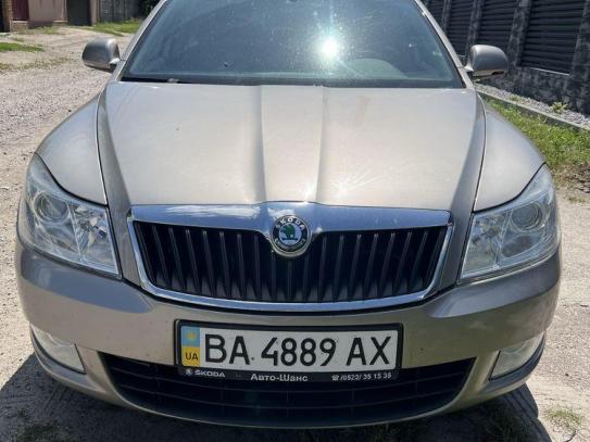 Skoda Octavia                         2011г. в рассрочку