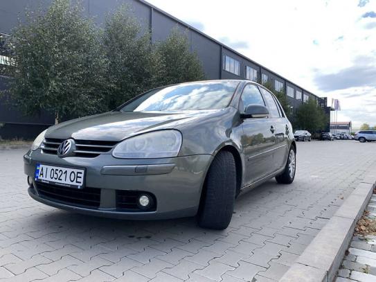 Volkswagen Golf 2005р. у розстрочку