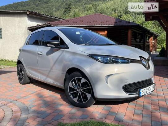 Renault Zoe 2017г. в рассрочку