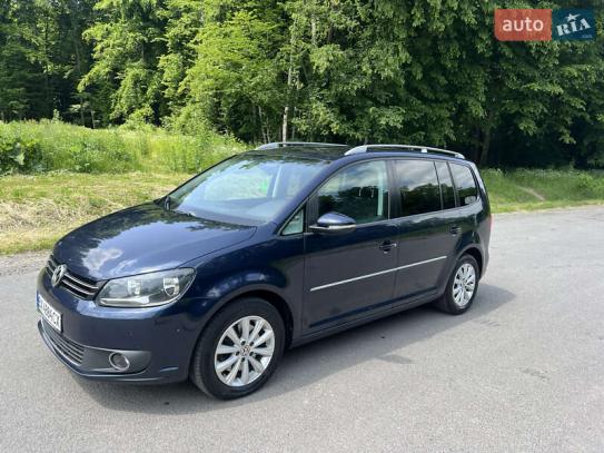 Volkswagen Touran 2013р. у розстрочку