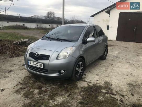 Toyota Yaris 2006г. в рассрочку