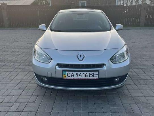 Renault Fluence                         2012г. в рассрочку