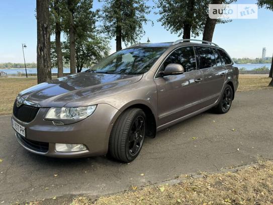 Skoda Superb 2011р. у розстрочку