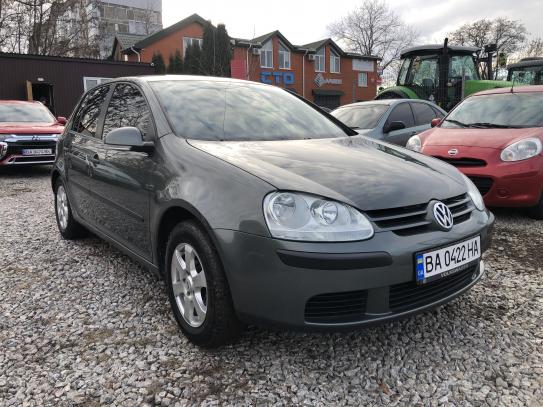 Volkswagen Golf                            2004г. в рассрочку