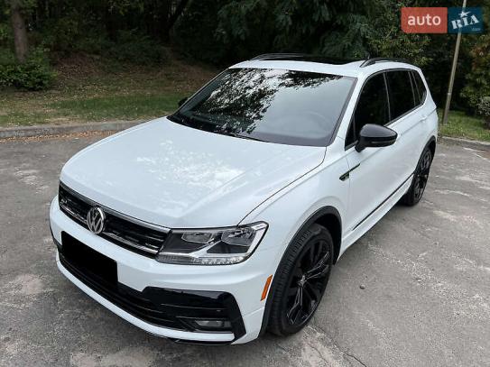 Volkswagen Tiguan 2021г. в рассрочку