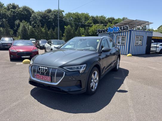 Audi E-tron
                          2019г. в рассрочку