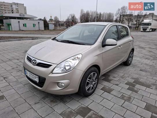 Hyundai I20                             2010г. в рассрочку