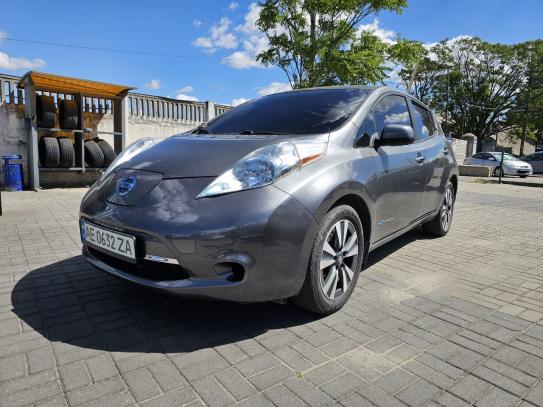 Nissan Leaf 2017г. в рассрочку