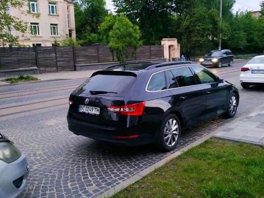 Skoda Superb                          2017г. в рассрочку