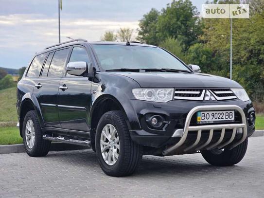 Mitsubishi Pajero sport 2013г. в рассрочку