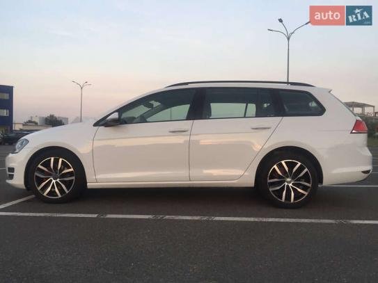 Volkswagen Golf
                            2013г. в рассрочку