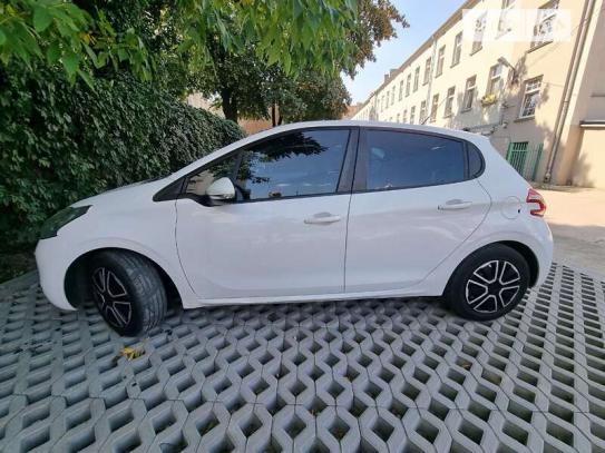 Peugeot 208 2013г. в рассрочку