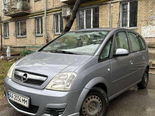 Opel Meriva                          2009г. в рассрочку