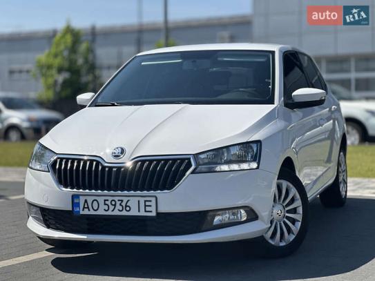 Skoda Fabia                           2019г. в рассрочку