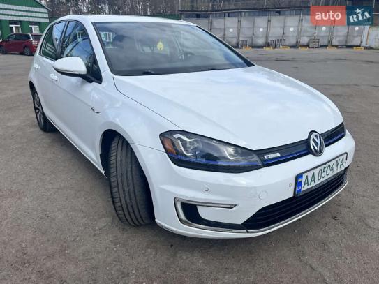 Volkswagen E-golf
                          2015г. в рассрочку