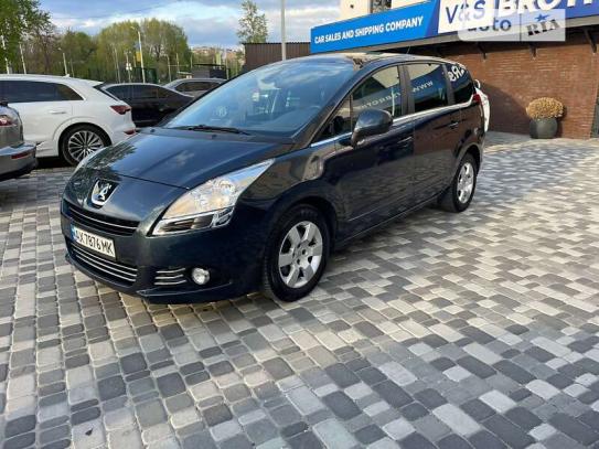 Peugeot 5008 2012р. у розстрочку