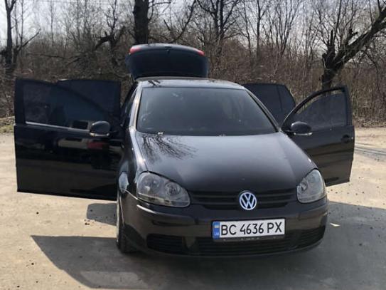 Volkswagen Golf
                            2004г. в рассрочку