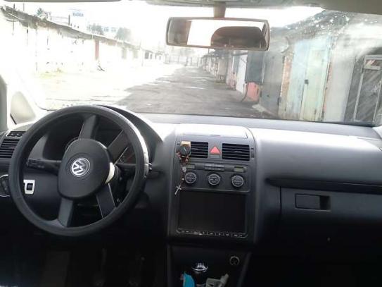Volkswagen Touran                          2005г. в рассрочку