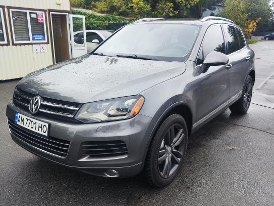 Volkswagen Touareg 2012р. у розстрочку