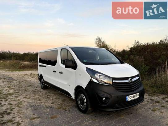 Opel Vivaro 2016р. у розстрочку