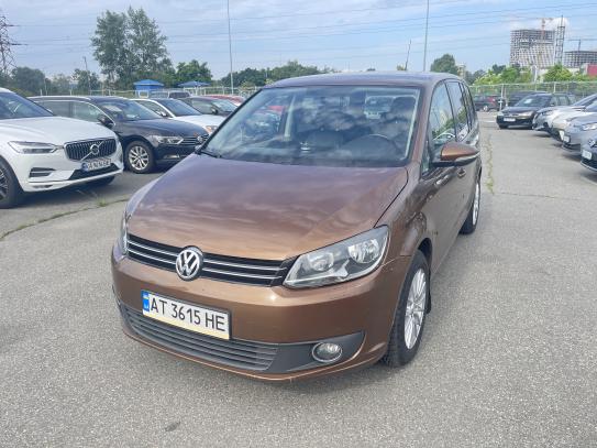Volkswagen Touran                          2011г. в рассрочку