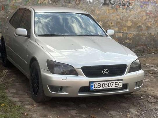 Lexus Is 200 2000г. в рассрочку