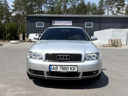 Audi A4 2004 Jahr. in Raten