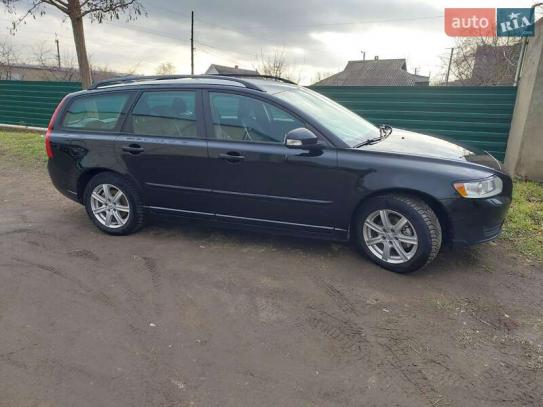 Volvo V50                             2011г. в рассрочку