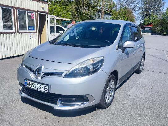 Renault Grand scenic                    2012г. в рассрочку