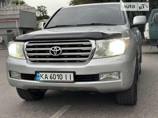 Toyota Land cruiser
                    2011г. в рассрочку